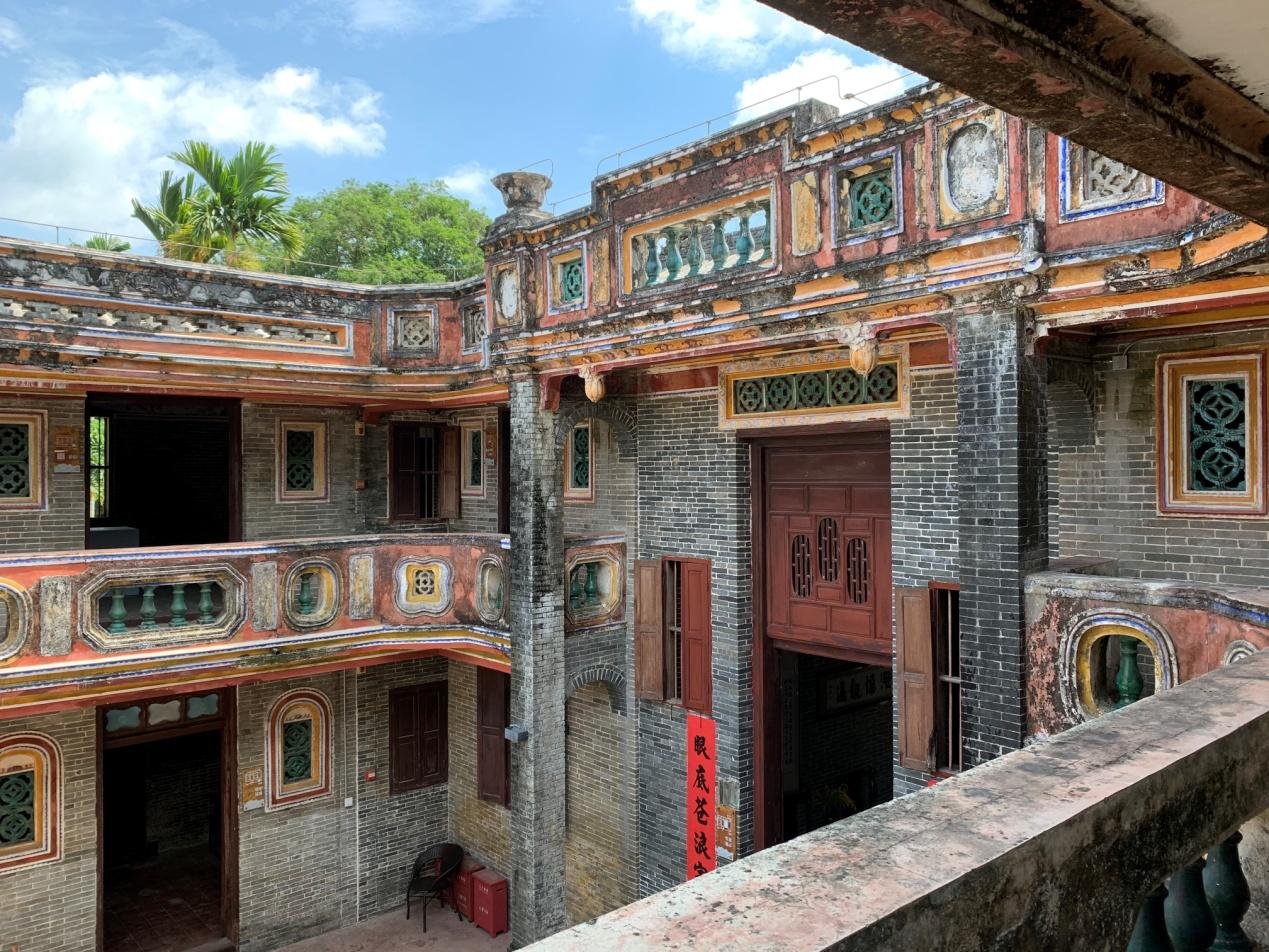 海南风情，阳光下的温馨日常画卷